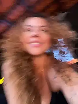 Chloe Leaozinho online show from October 11, 6:20 pm