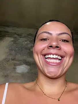 Chloe Leaozinho online show from April 11, 1:04 pm