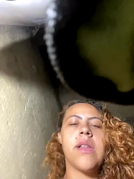 Snapshot of Chloe_Leaozinho chatting on November 17, 7:40 pm Chloe Leaozinho online show from November 17, 7:40 pm