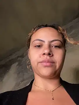 Chloe Leaozinho online show from May 11, 1:34 pm