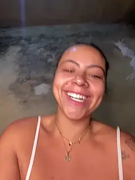 Chloe Leaozinho online show from April 20, 12:41 pm