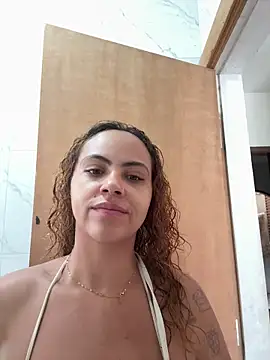 Snapshot of Chloe_Leaozinho chatting on November 2, 6:24 pm Chloe Leaozinho online show from November 2, 6:24 pm
