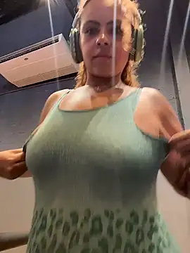 Chloe Leaozinho online show from February 22, 4:08 pm