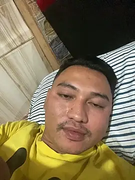 Snapshot of BicuriousExploer chatting on November 4, 12:31 pm BicuriousExploer online show from November 4, 12:31 pm