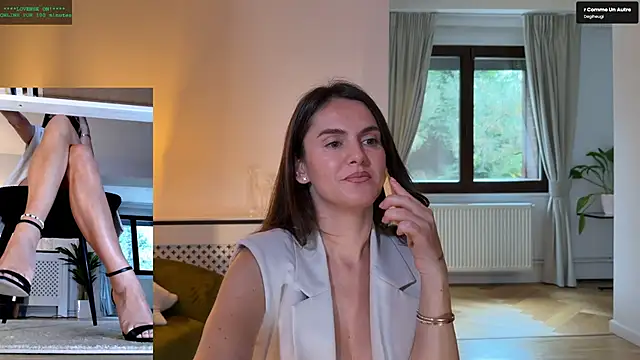 Snapshot of LegswAttitude chatting on October 6, 8:04 am LegswAttitude online show from October 6, 8:04 am