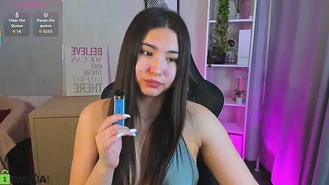 Megan Williamms online show from November 27, 9:32 am