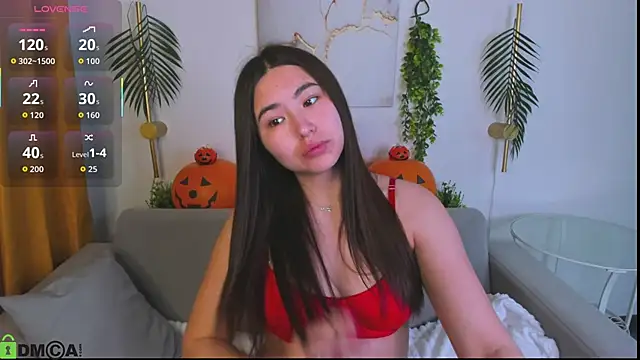 Megan Williamms online show from October 31, 1:57 am