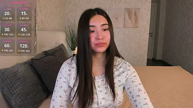 Megan Williamms online show from November 19, 9:53 am