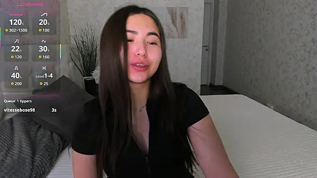 Megan Williamms online show from November 9, 9:46 am