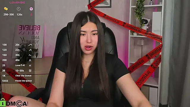 Megan Williamms online show from October 27, 9:10 am