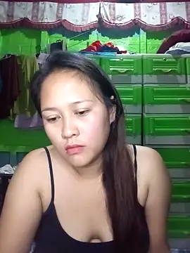 Snapshot of pretty_me092121 chatting on December 17, 4:56 pm pretty me092121 online show from December 17, 4:56 pm