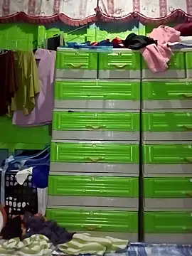 pretty me092121 online show from December 18, 5:28 pm