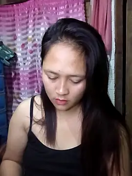 Snapshot of pretty_me092121 chatting on December 5, 7:45 pm pretty me092121 online show from December 5, 7:45 pm