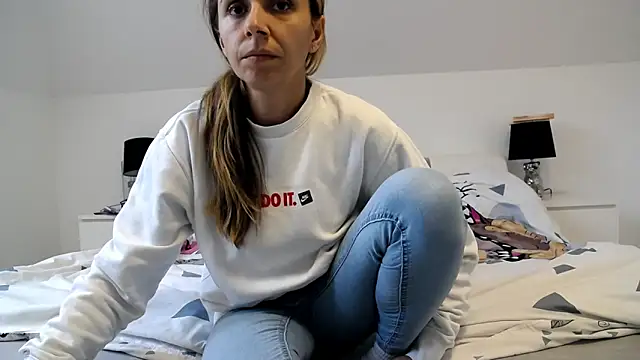 ArabianMalikah online show from November 3, 8:07 am