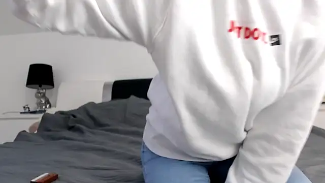 ArabianMalikah online show from November 18, 6:28 am