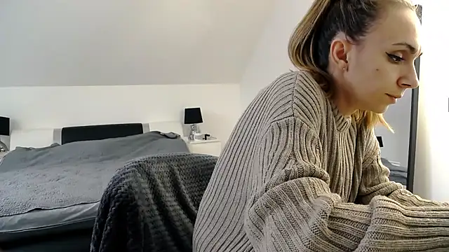 ArabianMalikah online show from February 18, 8:22 am