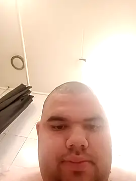 Mackoka online show from April 4, 9:05 am