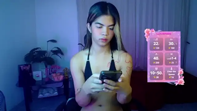 Snapshot of xAsianHotCum69x chatting on April 27, 4:10 am xAsianHotCum69x online show from April 27, 4:10 am