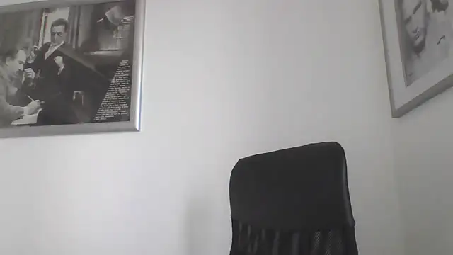 Snapshot of FROCETTO93 chatting on February 19, 7:49 am FROCETTO93 online show from February 19, 7:49 am