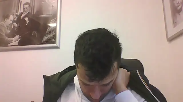 Snapshot of FROCETTO93 chatting on February 5, 8:21 am FROCETTO93 online show from February 5, 8:21 am