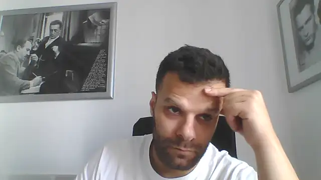 Snapshot of FROCETTO93 chatting on May 25, 6:34 am FROCETTO93 online show from May 25, 6:34 am