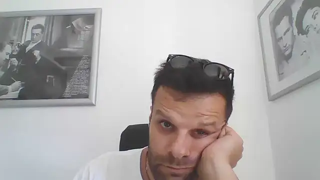 Snapshot of FROCETTO93 chatting on June 12, 2:48 pm FROCETTO93 online show from June 12, 2:48 pm