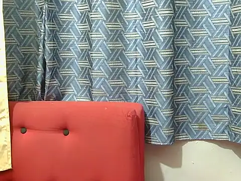 prettykrysgirl online show from May 6, 8:51 am
