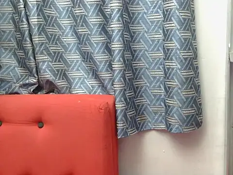 prettykrysgirl online show from May 12, 8:54 am