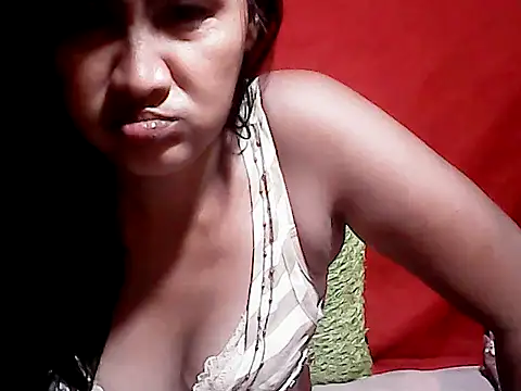 Snapshot of sh1nbae chatting on October 31, 11:18 am sh1nbae online show from October 31, 11:18 am