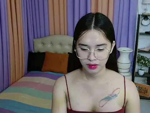 SeductiveAppleTS online show from December 16, 5:44 am