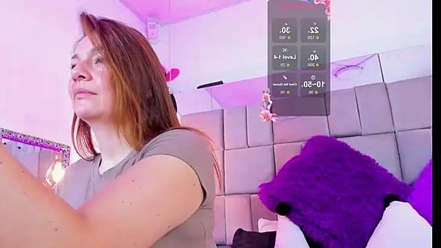 Snapshot of antoneella_jones chatting on November 13, 1:15 pm antoneella jones online show from November 13, 1:15 pm