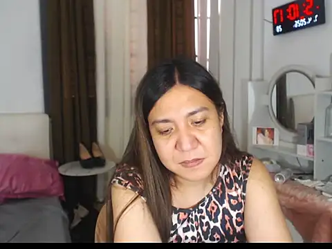 stellahugeX online show from April 7, 9:11 am