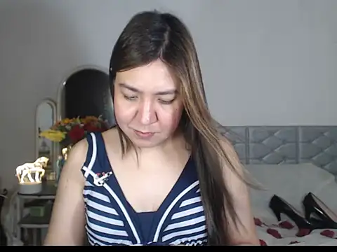 Snapshot of stellahugeX chatting on December 5, 10:03 am stellahugeX online show from December 5, 10:03 am