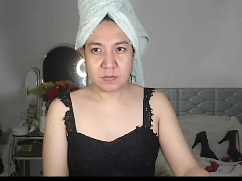 Snapshot of stellahugeX chatting on November 15, 2:21 pm stellahugeX online show from November 15, 2:21 pm