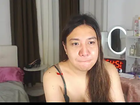 stellahugeX online show from March 7, 4:45 pm