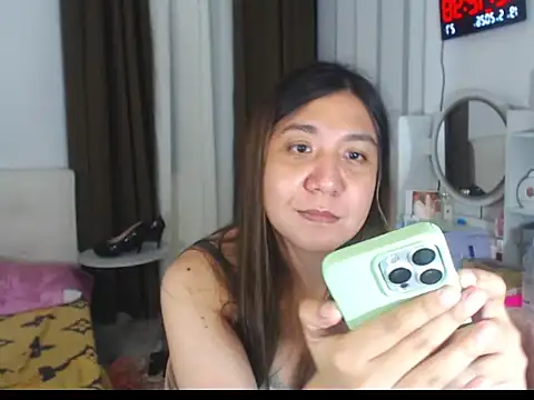 stellahugeX online show from May 18, 4:12 pm