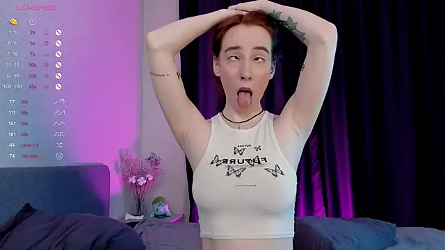 Snapshot of Honeyfern chatting on October 8, 11:16 pm Honeyfern online show from October 8, 11:16 pm