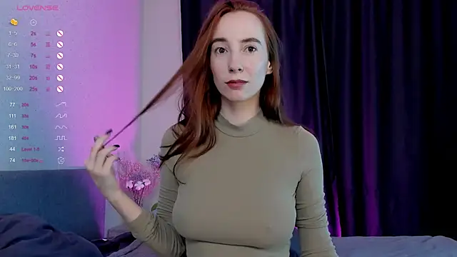 Snapshot of Honeyfern chatting on October 7, 5:36 pm Honeyfern online show from October 7, 5:36 pm