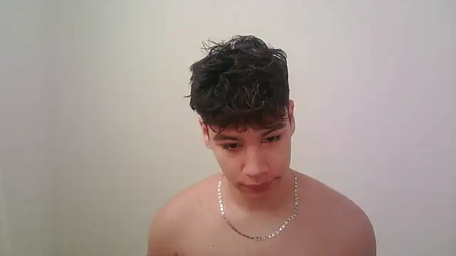 Snapshot of zeus_181 chatting on December 4, 1:10 pm zeus 181 online show from December 4, 1:10 pm