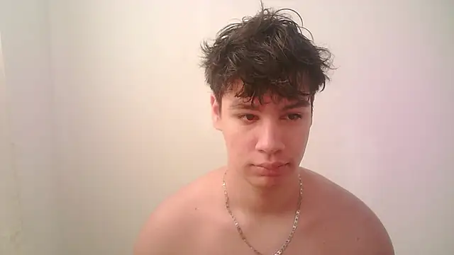 Snapshot of zeus_181 chatting on June 25, 8:58 pm zeus 181 online show from June 25, 8:58 pm
