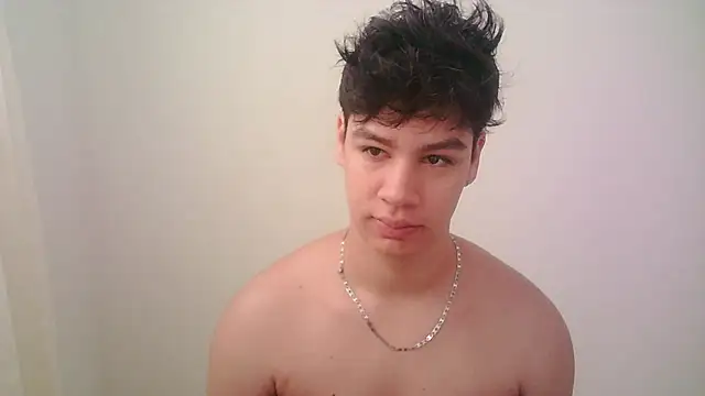 Snapshot of zeus_181 chatting on June 15, 1:00 pm zeus 181 online show from June 15, 1:00 pm