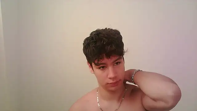Snapshot of zeus_181 chatting on November 17, 12:31 pm zeus 181 online show from November 17, 12:31 pm