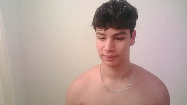 Snapshot of zeus_181 chatting on June 17, 7:35 pm zeus 181 online show from June 17, 7:35 pm