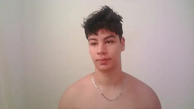 Snapshot of zeus_181 chatting on June 13, 1:31 pm zeus 181 online show from June 13, 1:31 pm