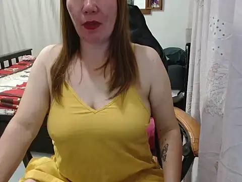 Snapshot of VerySexyCeline chatting on June 30, 1:44 pm VerySexyCeline online show from June 30, 1:44 pm