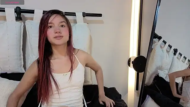 ashly jones  online show from March 12, 4:18 am