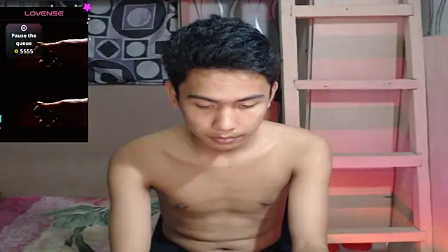 Demure Asian143 online show from November 10, 10:20 am