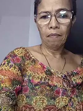 Snapshot of Merybeks chatting on June 15, 10:04 am Merybeks online show from June 15, 10:04 am