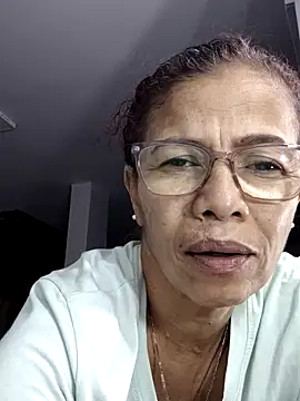Snapshot of Merybeks chatting on May 12, 10:21 am Merybeks online show from May 12, 10:21 am