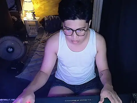 Snapshot of Lowel_Smith chatting on September 29, 1:50 pm Lowel Smith online show from September 29, 1:50 pm